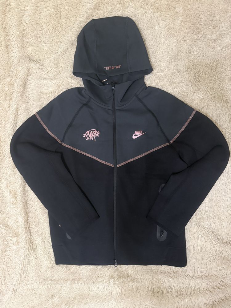 Худи Nike x Synaworld