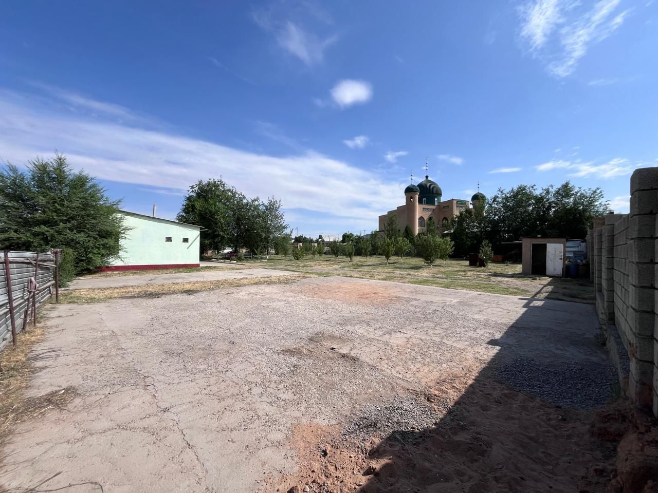 Үй сатылады, Дача Қайнарбұлақта, срочно бағасы 85 млн, келсімі бар.