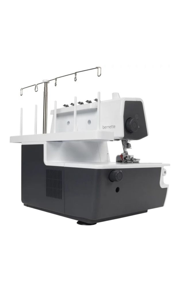 Продаю оверлок Bernina Bernette Funlock B48 (белый цвет)