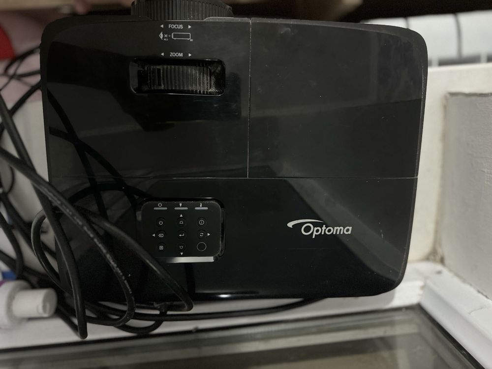 Проектор 3200 люмин 10000сағат жұмыс істейді