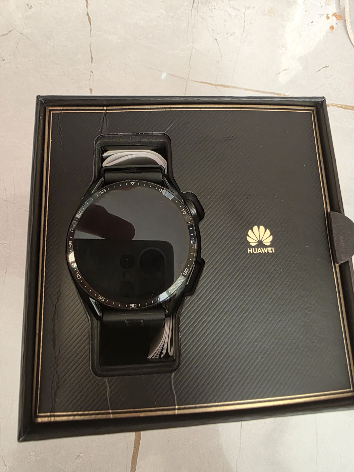 Продам смарт часы HUAWEI GT 3