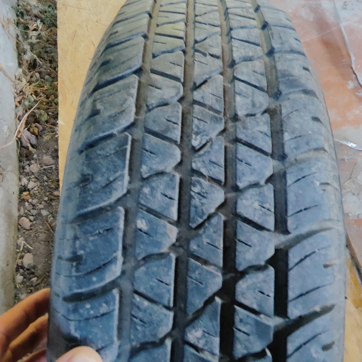 Шина 235/75/15 продам