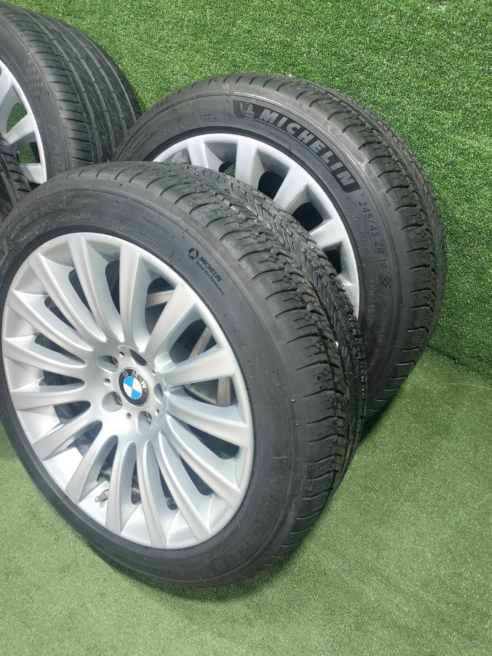 Продам Диск с резиной оригинал разноширокие R19 8,5J BMW стиль 235