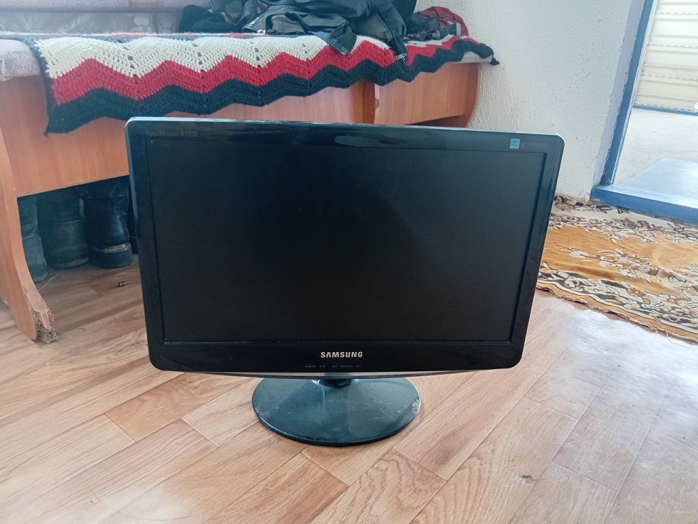 Продам монитор самсунг