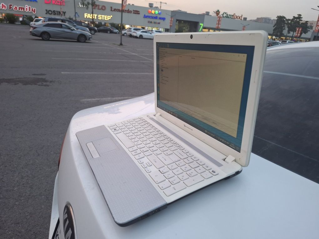 Срочно Продам ноутбук Acer EasyNote TS44HR | Core i7 | Win 10 Pro