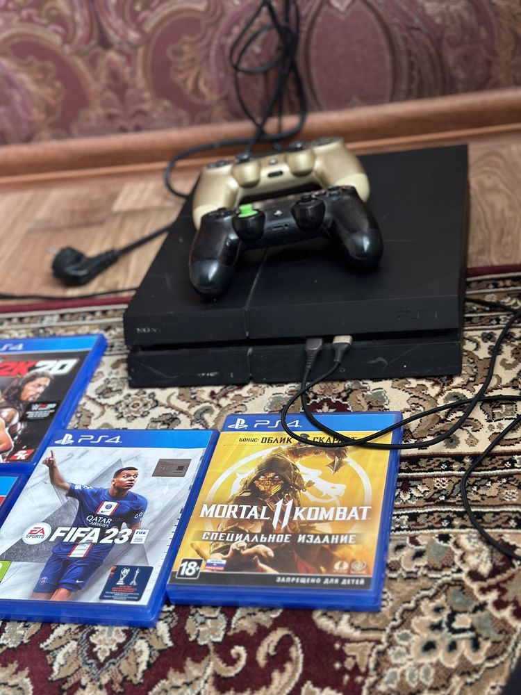 Подам PS4 в хорошем состоянии