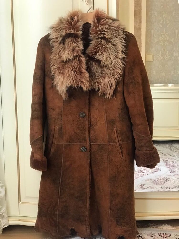 Продам женскую верхнюю одежду