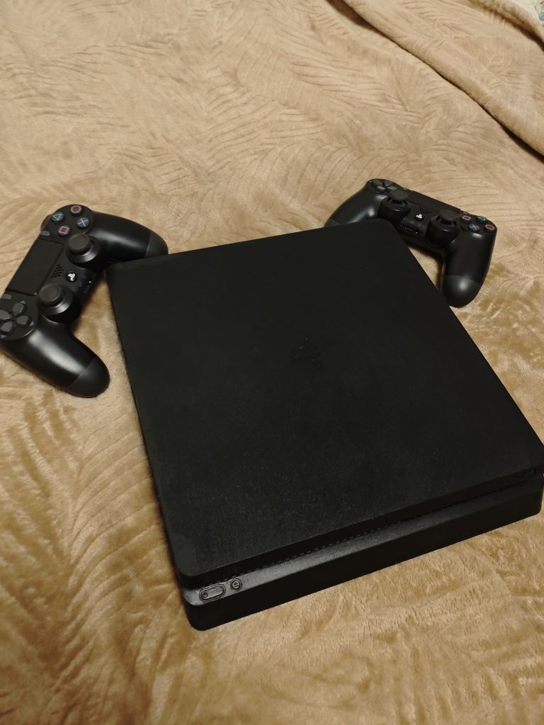 Playstation 4 slim 1 TB