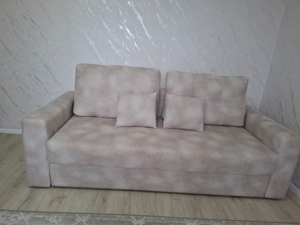 Продам диван недорого срочно