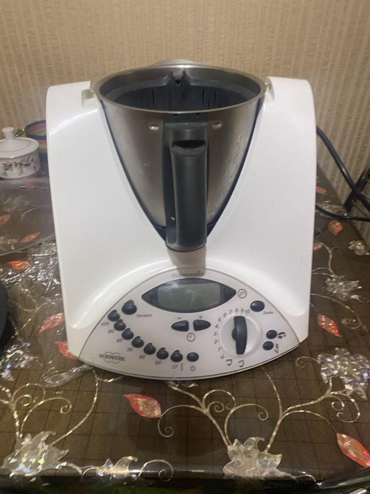 Продам Thermomix