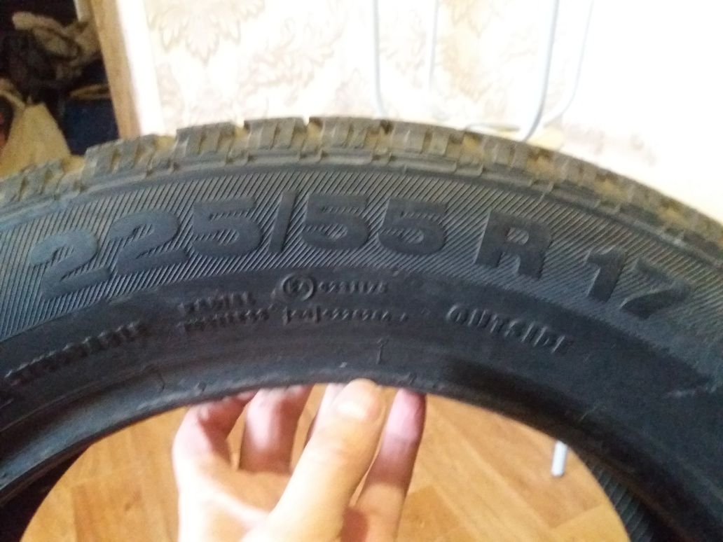 Продам  шину 2 штуки  .зимние Континенталь