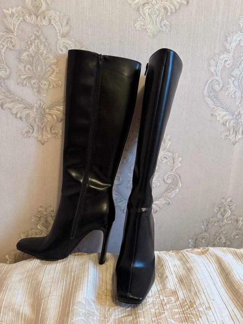 Продаю сапоги кажанные фирмы ZARA