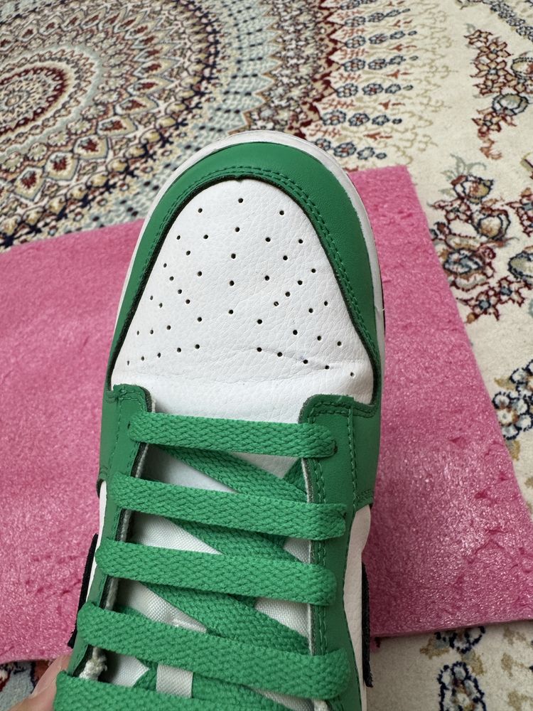 Nike Dunk оригинал, почти новые, 2-3 раза носил