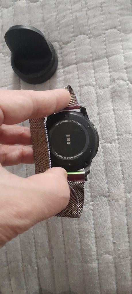 Смарт-часы Samsung Gear S3 Frontier черный
