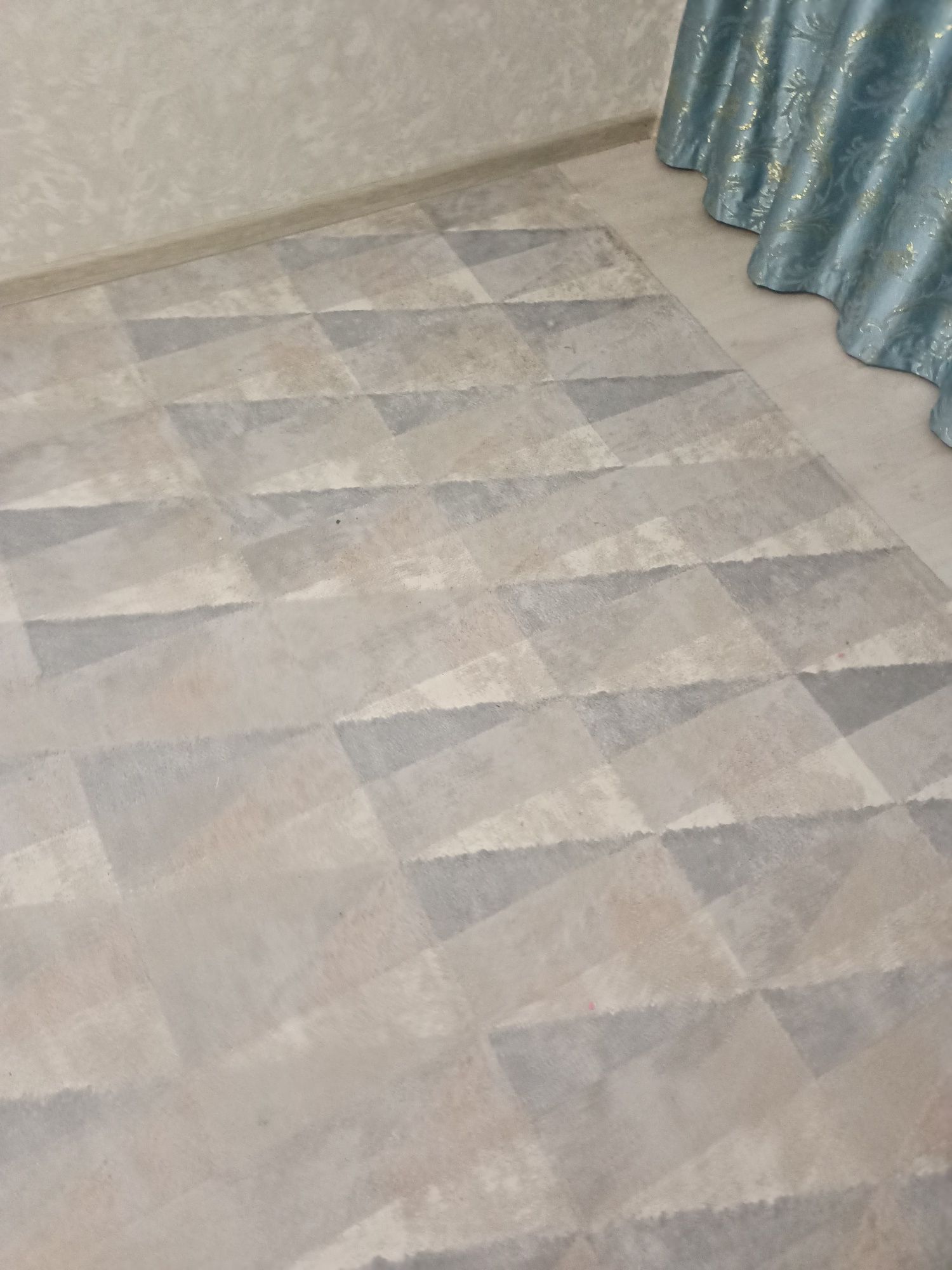 Продам Ковёр,размер 2,5×5.