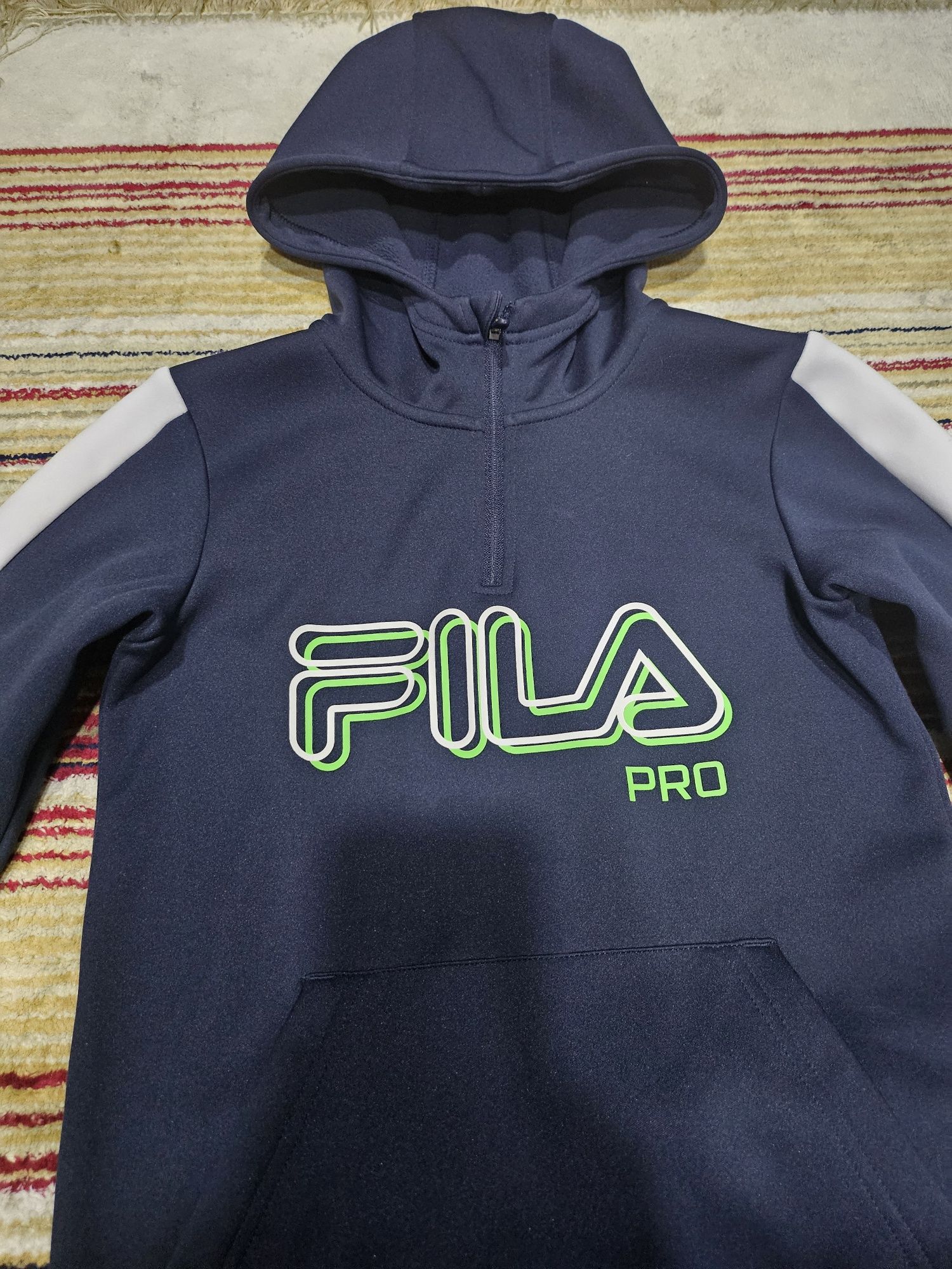 Продам спортивный костюм фирмы Fild