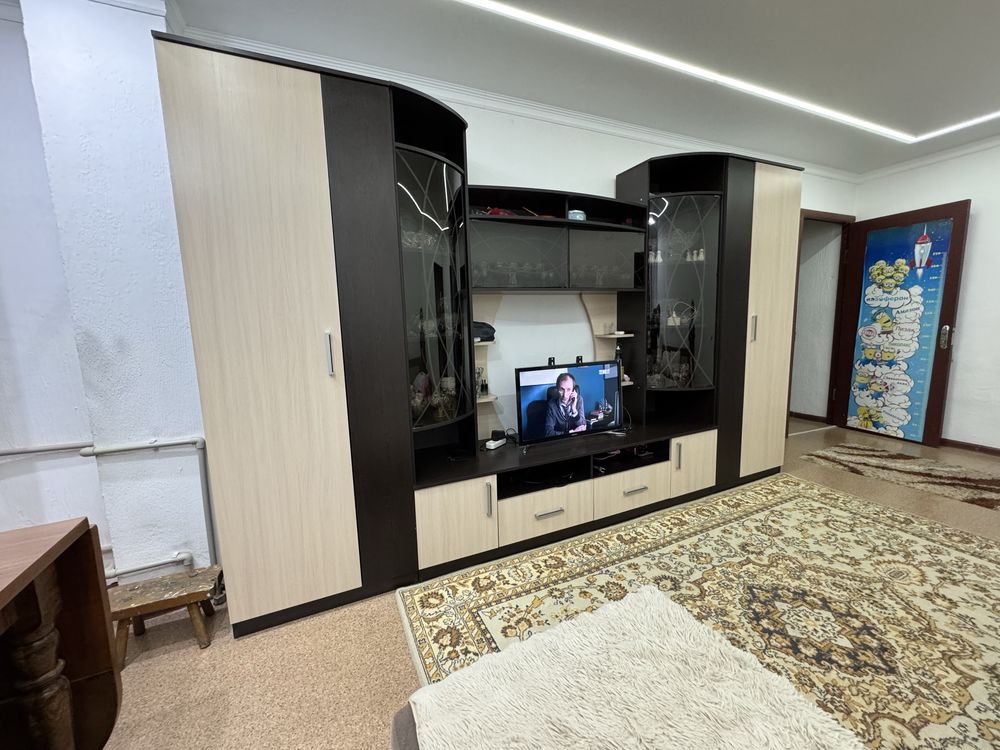 Продаю стенку в отличном состоянии