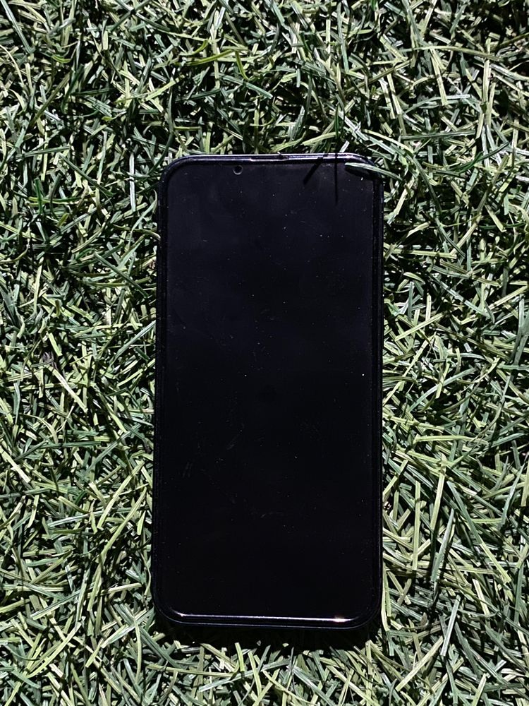 Продам iPhone 13