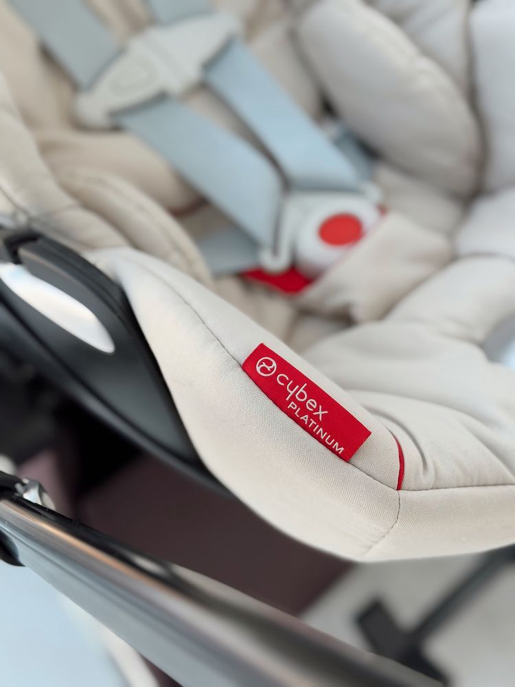 Автокресло Cybex в коллаборации с Ferrari (limited edition)