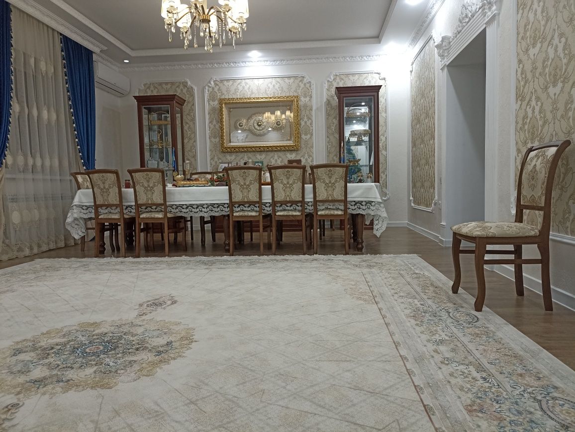 Продам коттедж в центре города парк 1- го президента