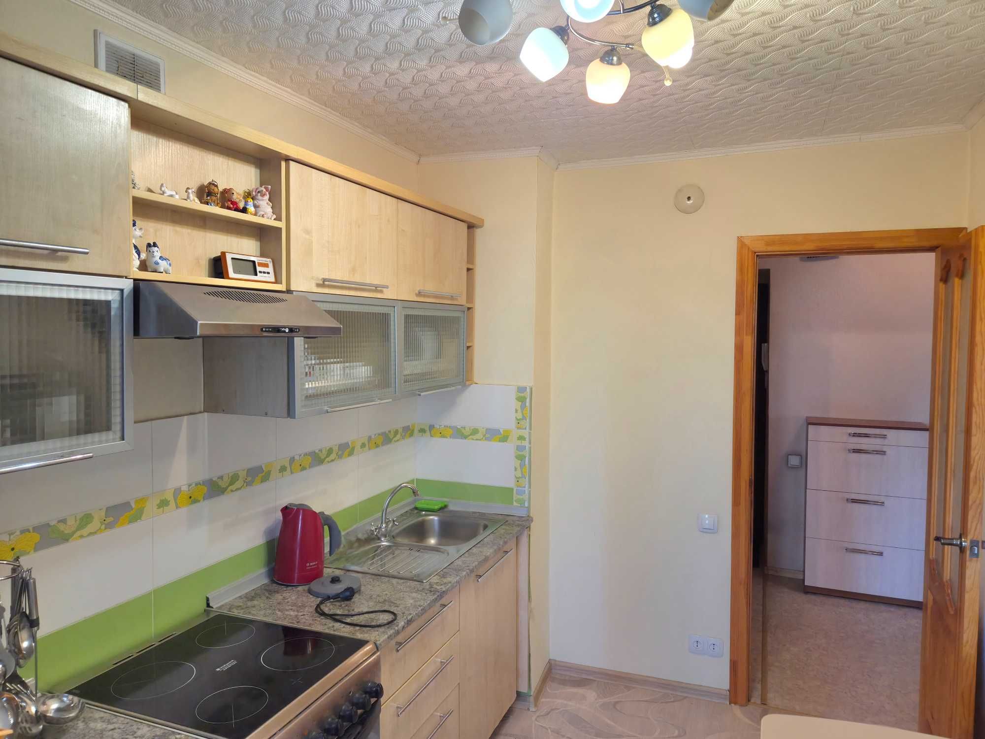 3-комн. квартира на Стрелке, кирпичный дом, 63 кв. м., 2 лоджии, 4/16