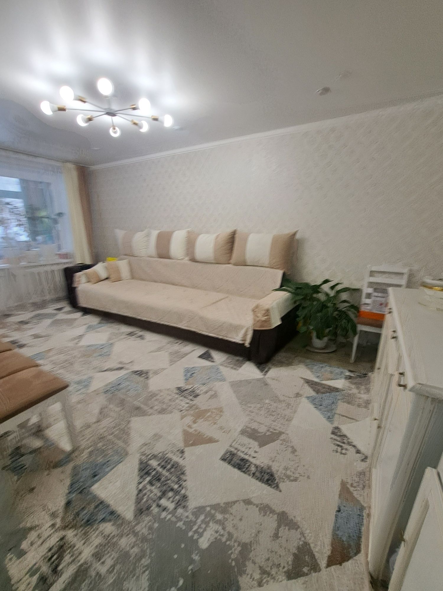Продаём двухкомнатную квартиру УП за Алтын Араем