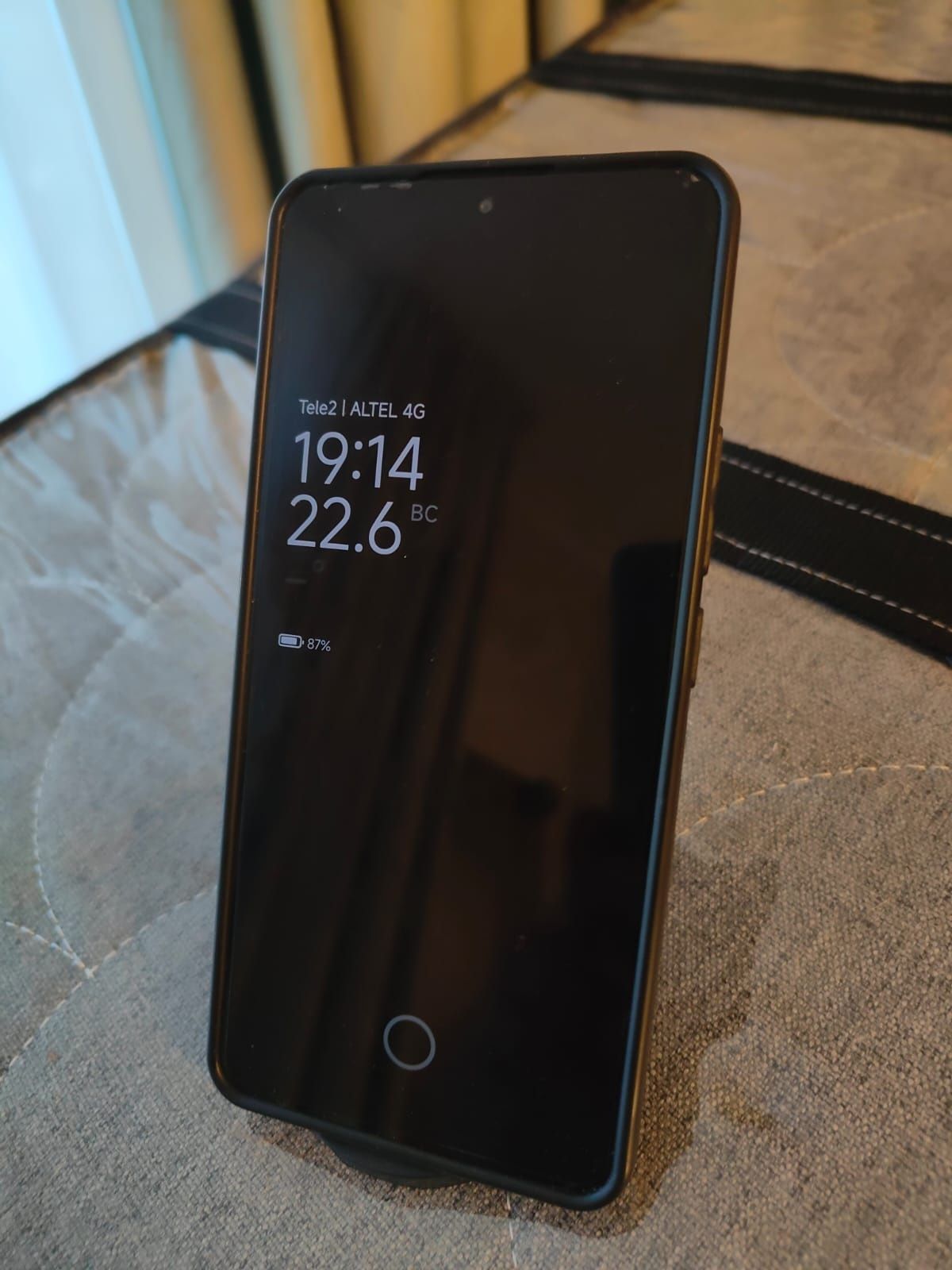 Poco F6 12+12/512+16 Андроид 15