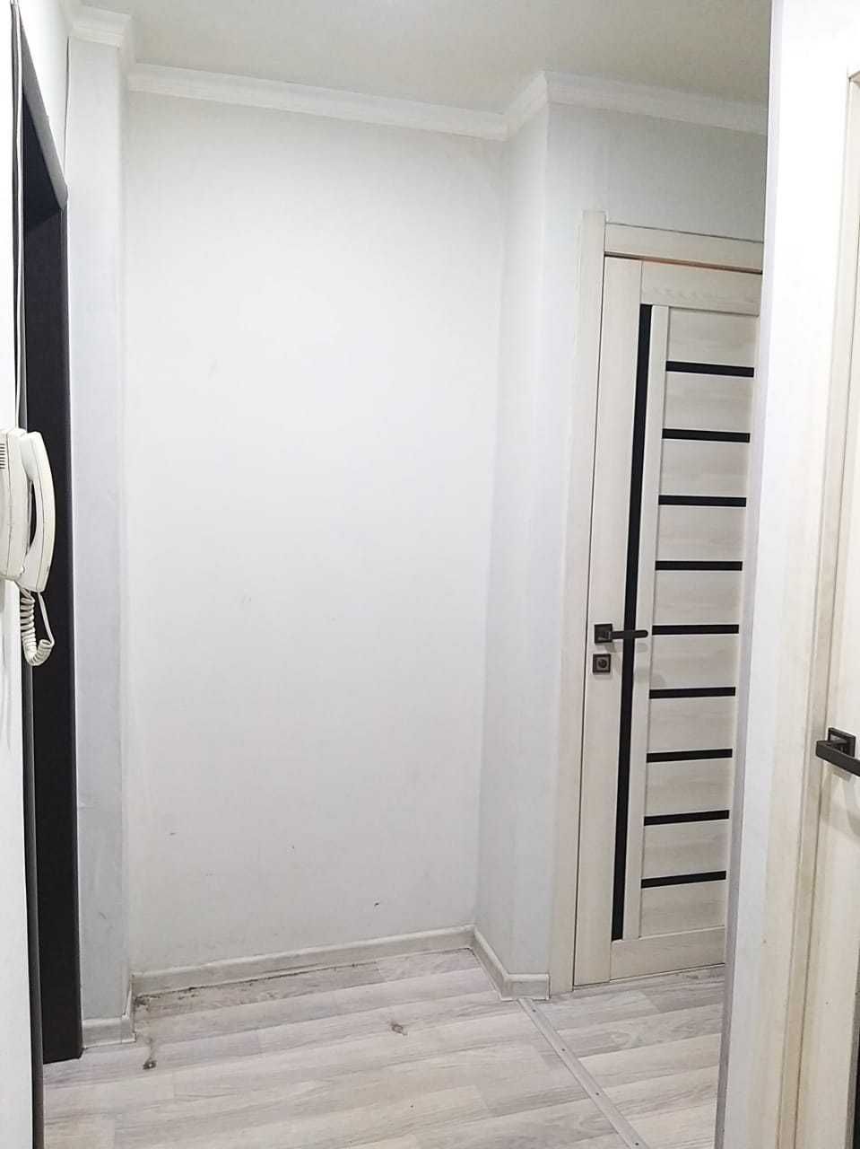 Продам 3-комнатную квартиру 12-микр.