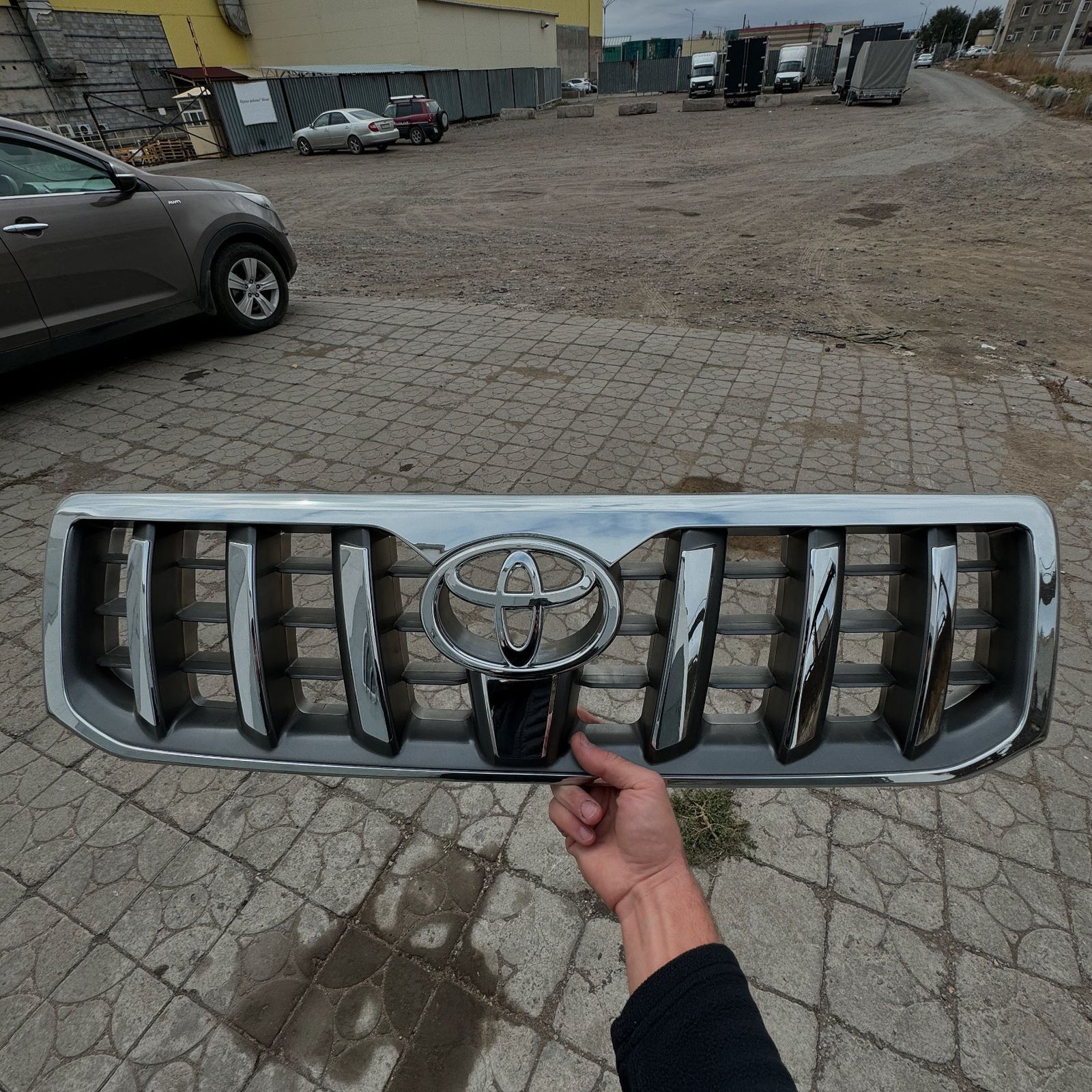 Решетка радиатора Тойота Ленд Крузер Прадо 120 Лексус gx470