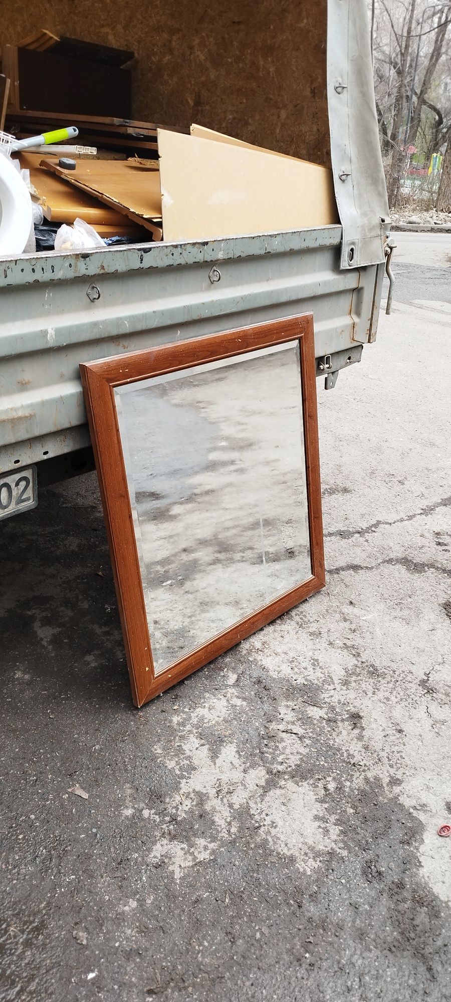 Для парикмахерских. Продам зеркало. Бу зеркало