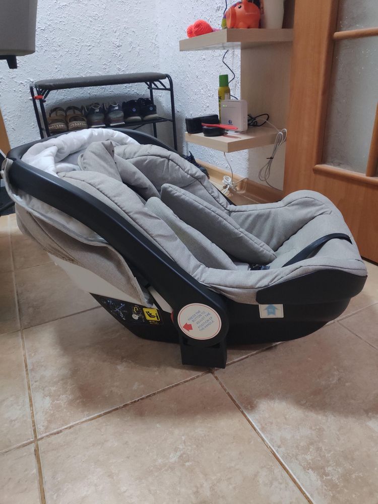 Продам коляску 3 в 1