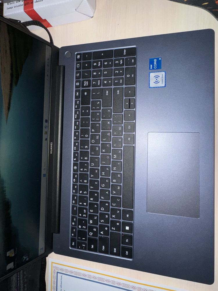 Huawei matebook.