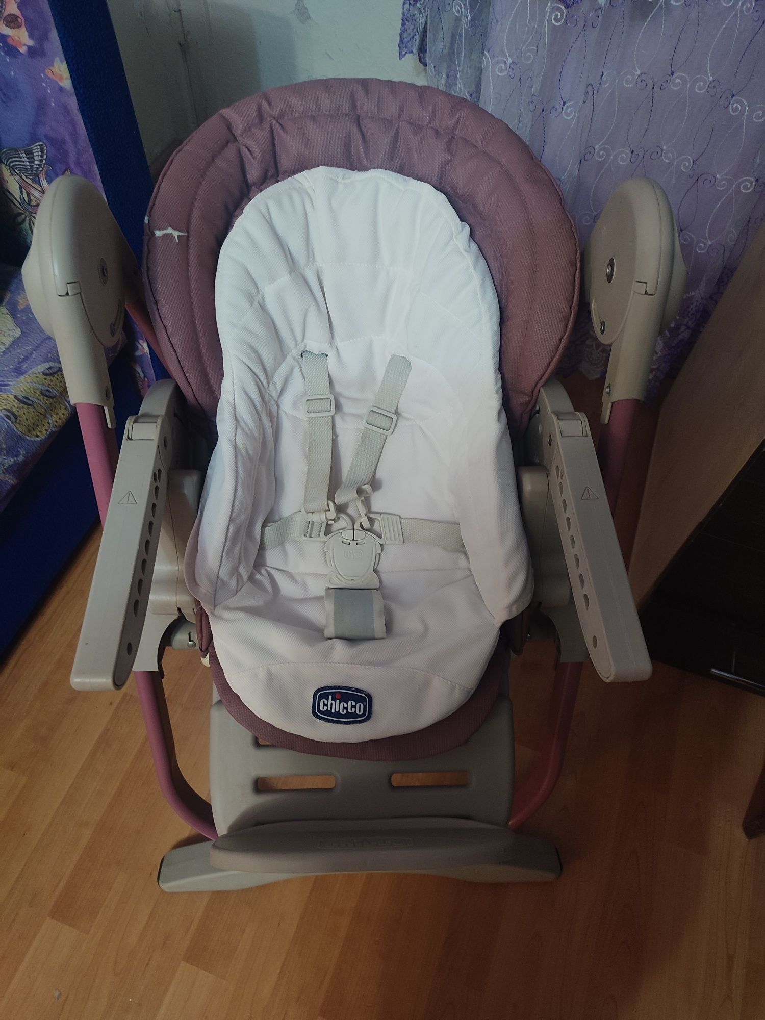 Продам детский стульчик для кормления.