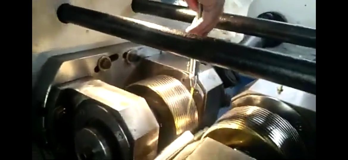 Продам Токарный станок резьбанакатной гильотину станоки Вальцы Листоги
