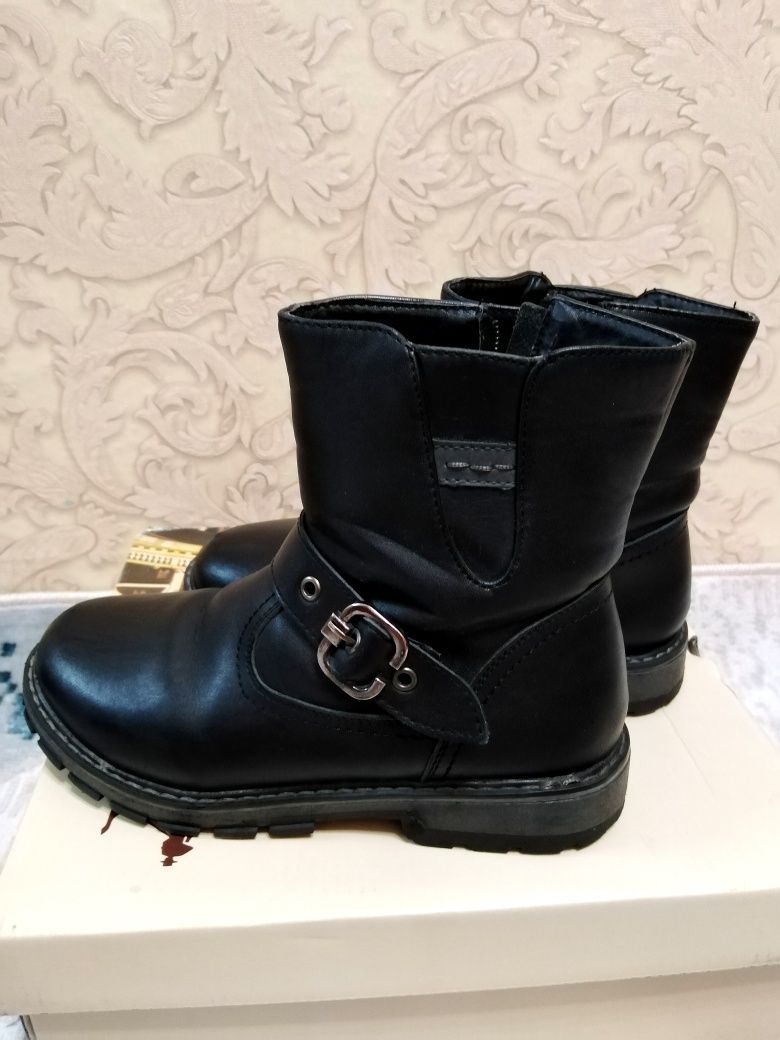 Продам сапоги зимние для мальчика, натуральная кожа, цыгейка, р-р 33