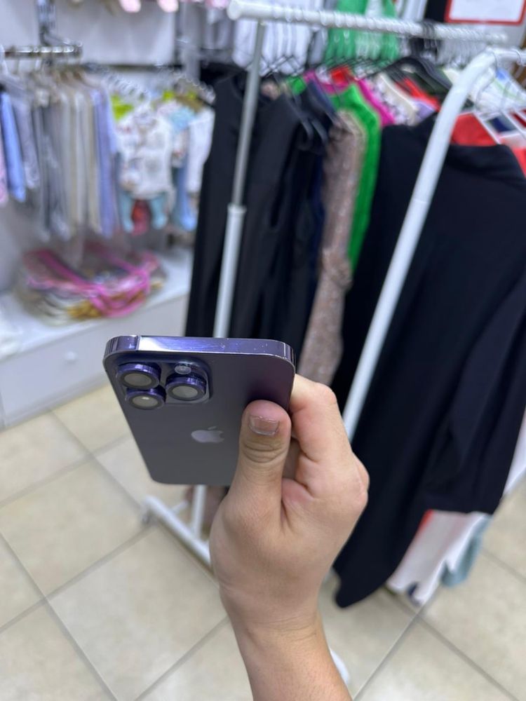 Продам айфон 14 про макс