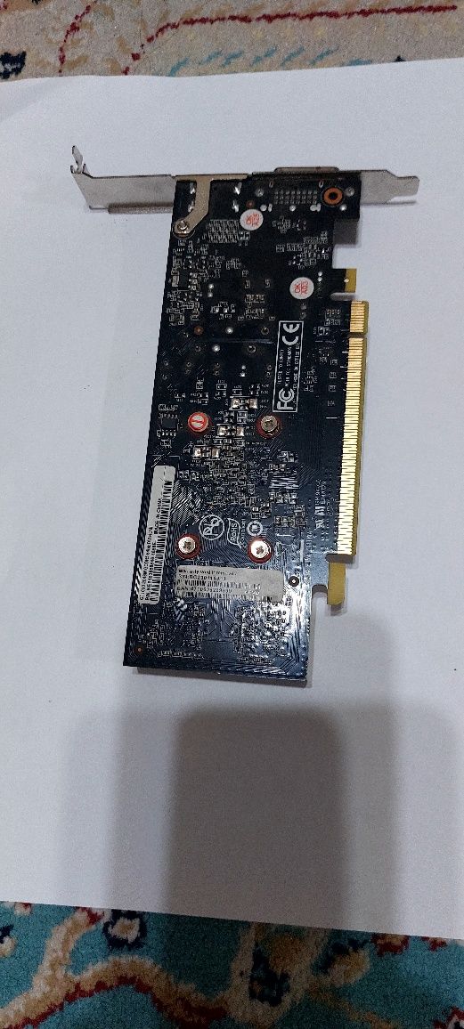 Продам жесткие диски и видеокарту 
Жёсткий диск на 500 гб
SSD 240 Гб
В