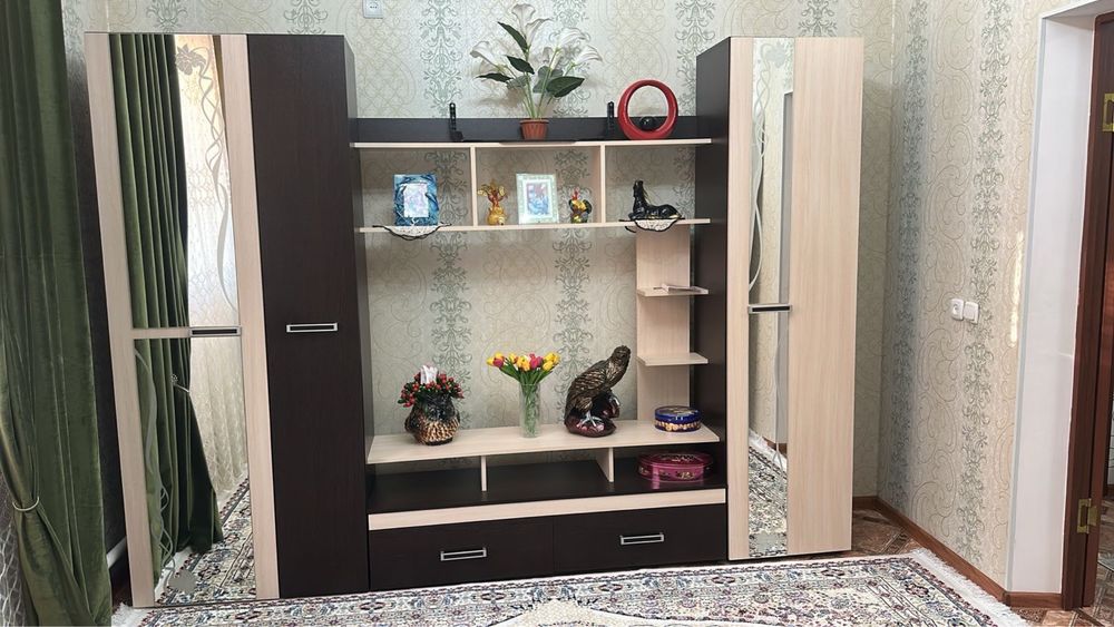 Шкаф на тв срочно продается