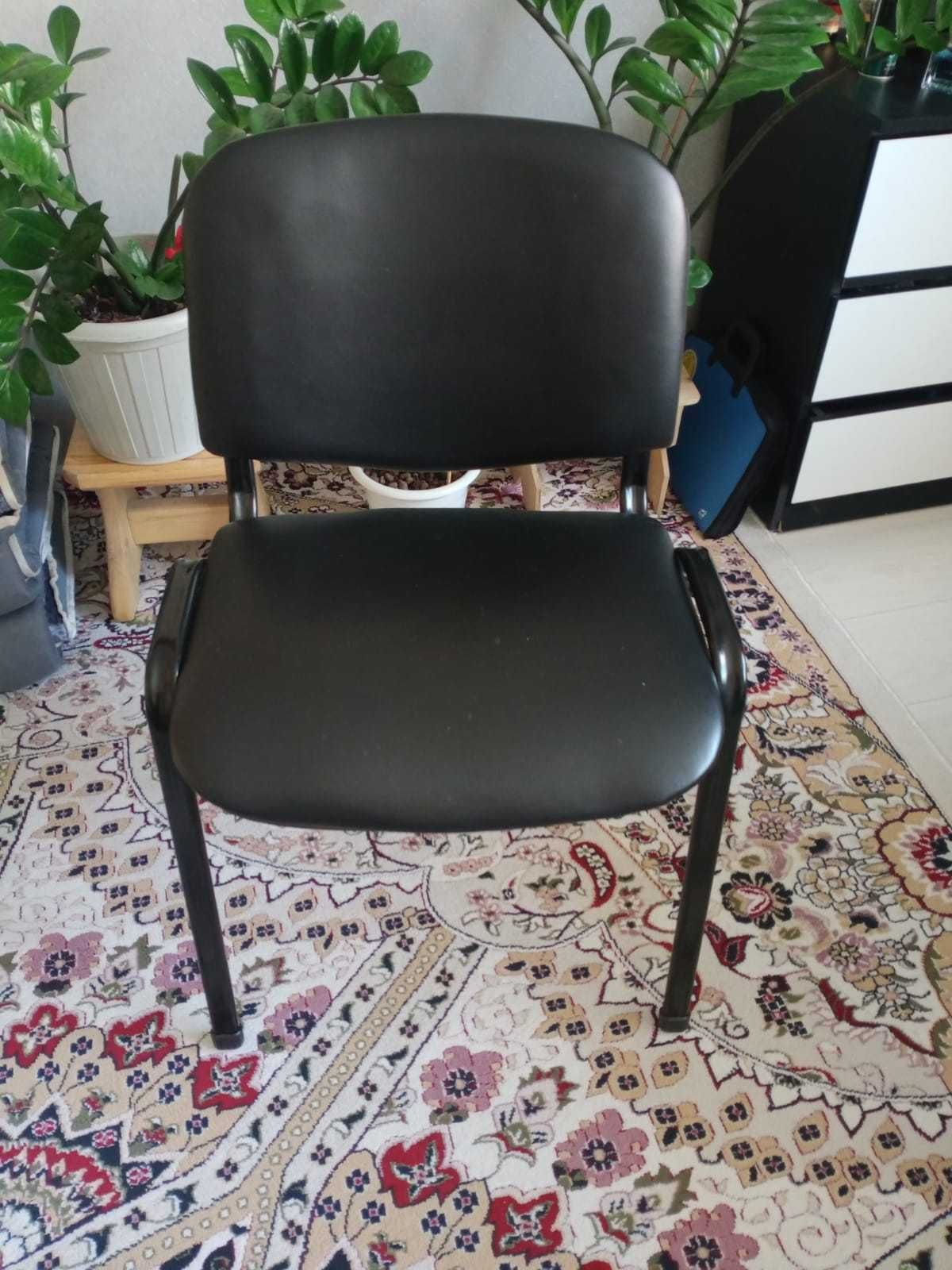 Продам парту, стул офисный