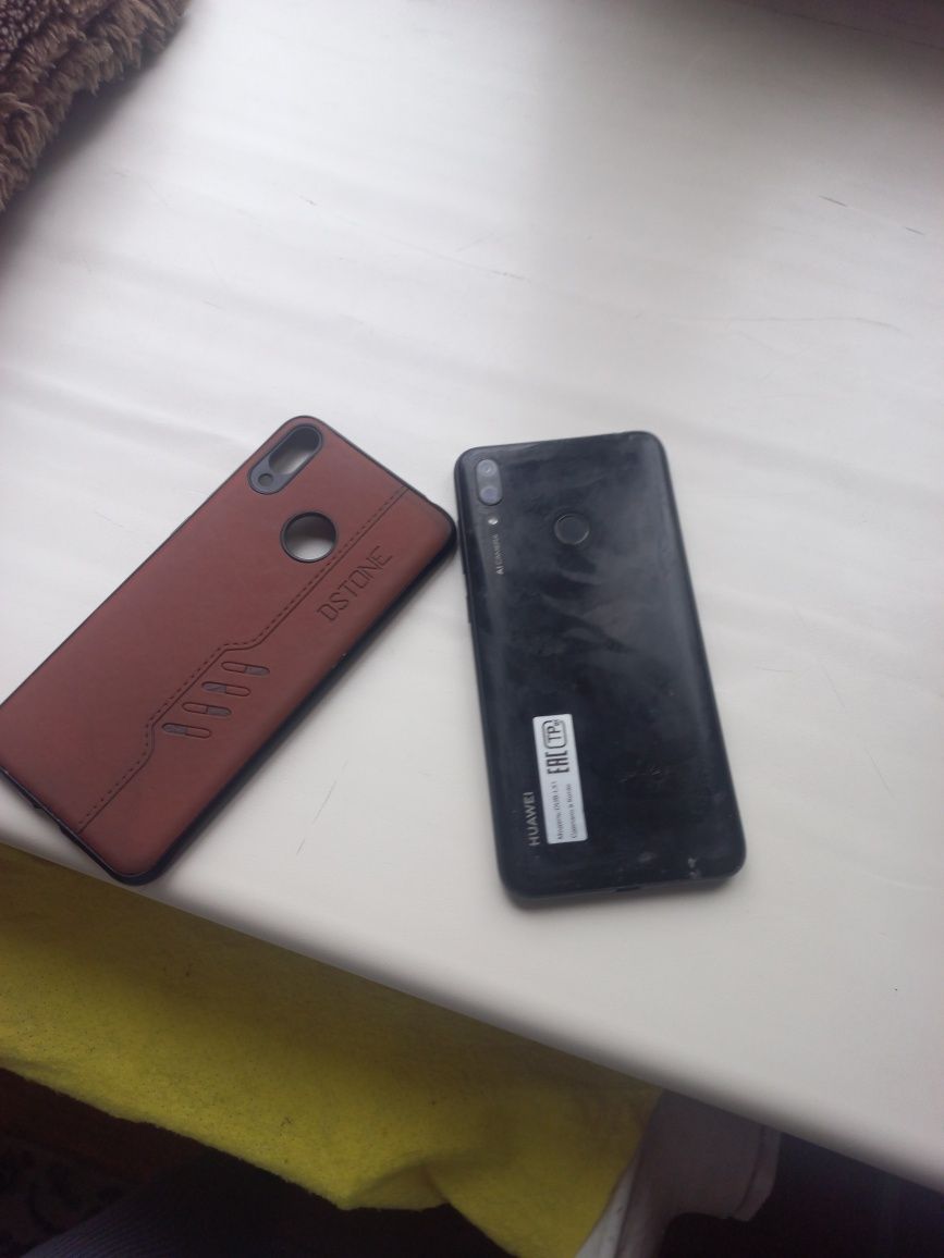 Продаётся телефон Huawei Y7