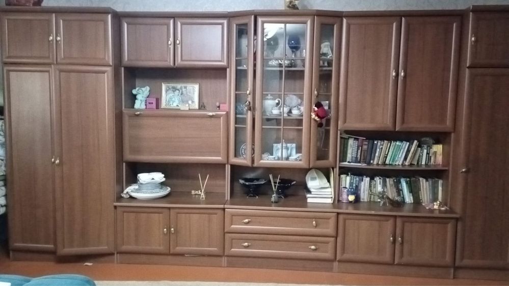 Стенка для гостевой комнаты