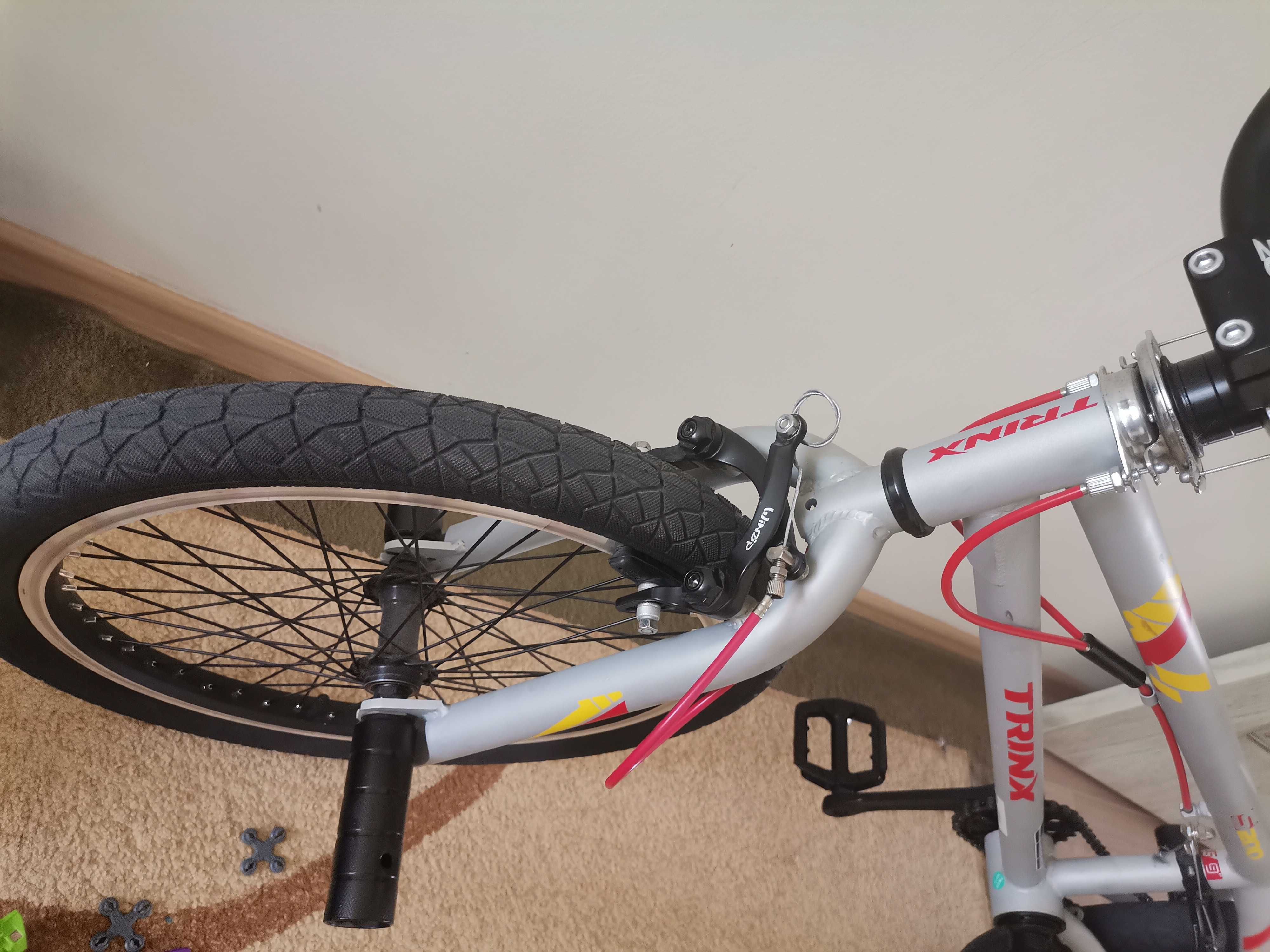 Продам/меняю трюковой  велосипед TRINX BMX S200