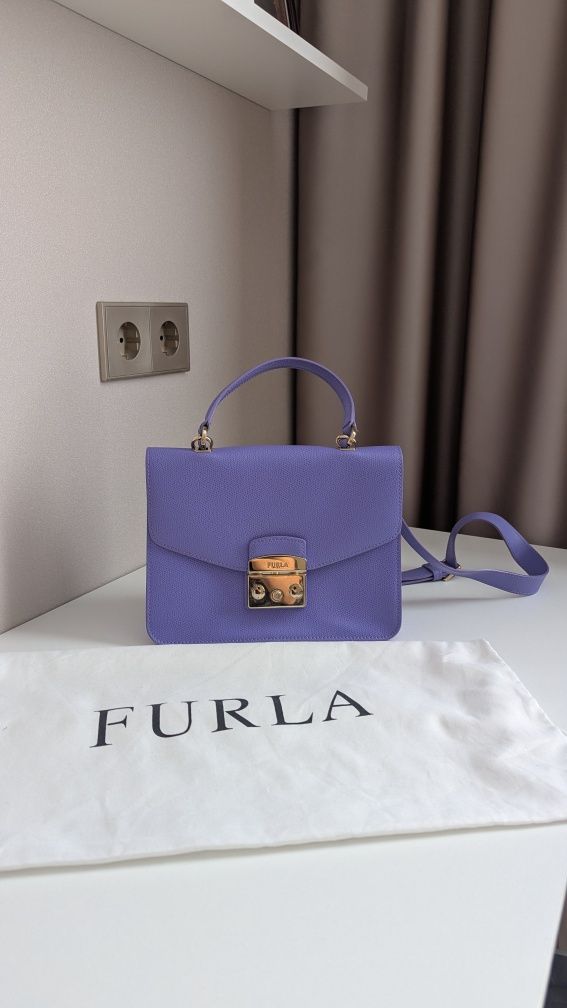 Продам сумку Furla