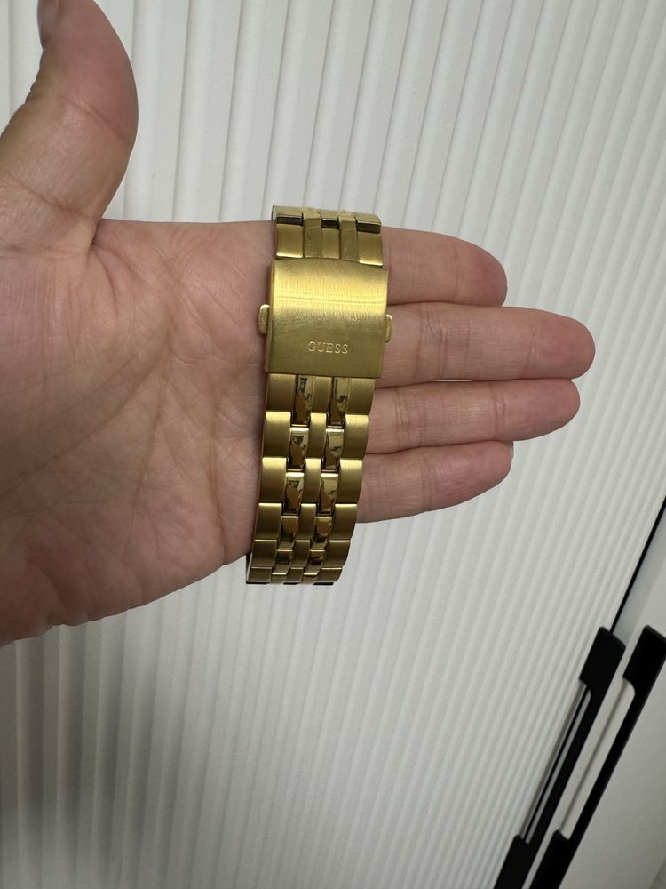 Часы Кварцевые GUESS нержавеющая сталь