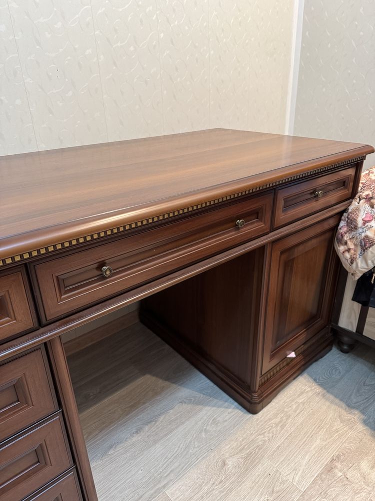 Продам письменный стол Миас