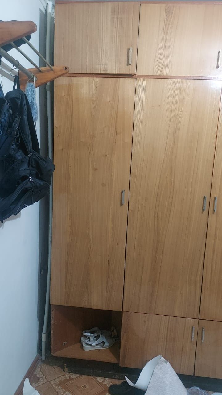 Продам шкаф в прихожую