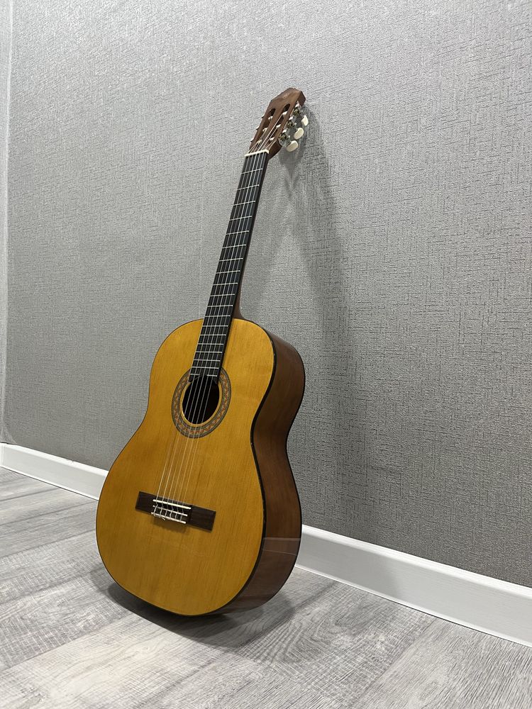 Гитара Yamaha c40