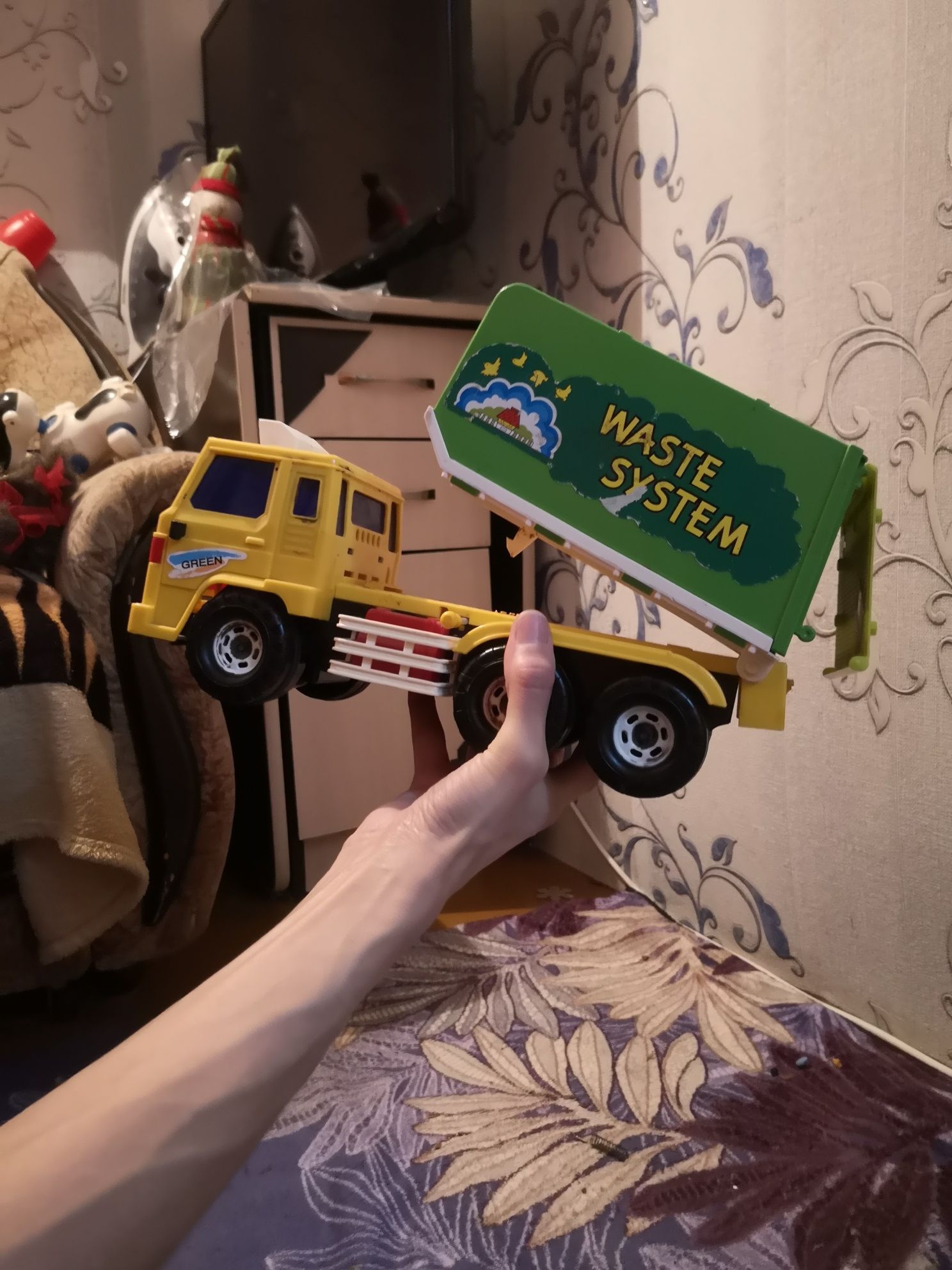 Машинка, инерционная