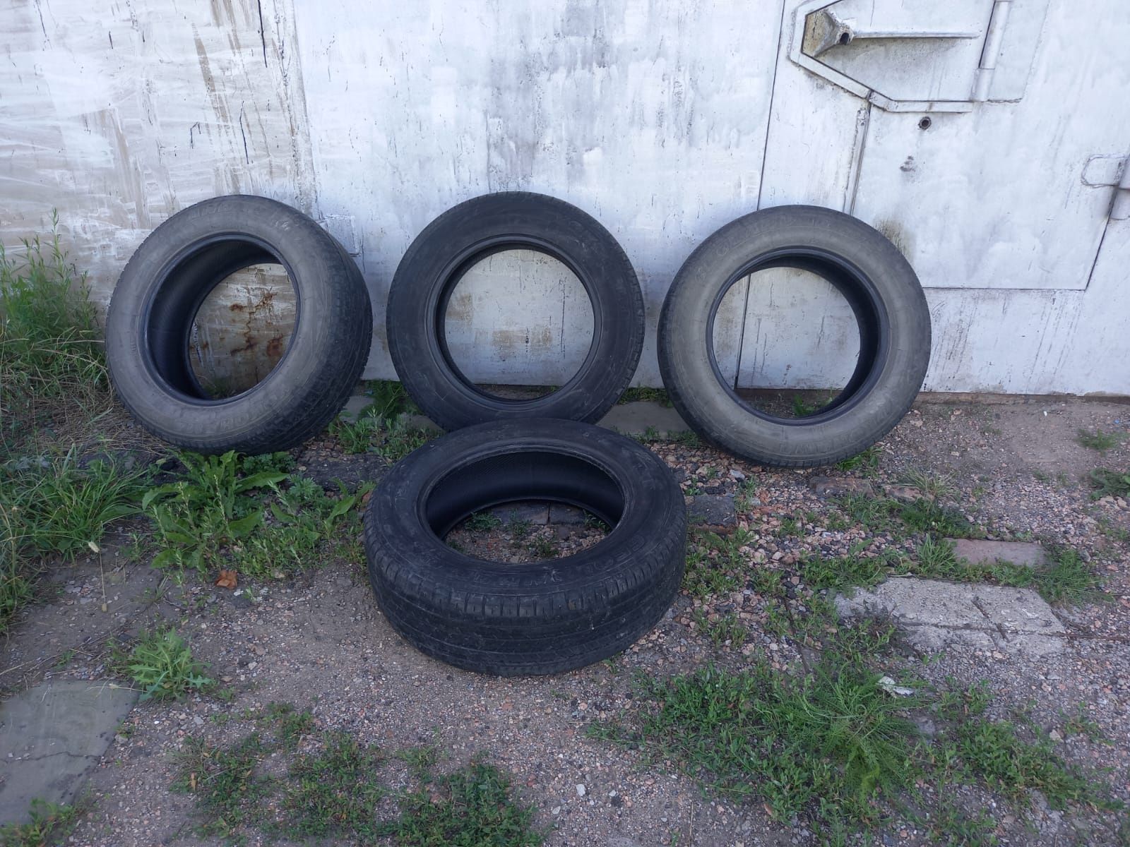 Продам 4 летние шины, находятся в г. Темиртау
