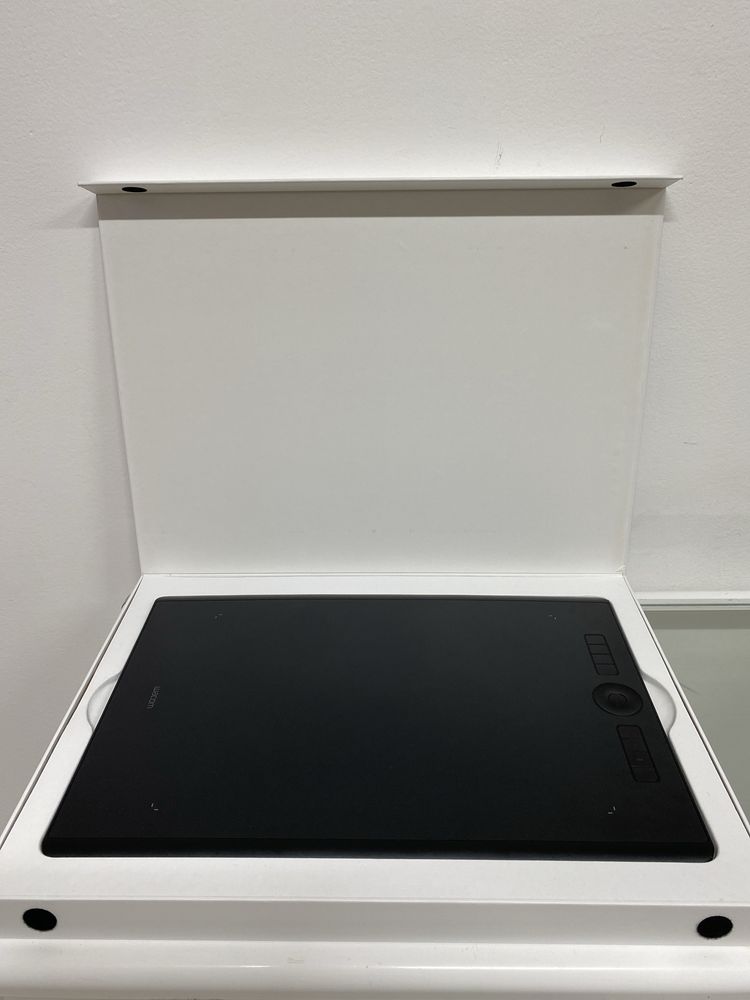 Продам графический планшет  Wacom PTH-860-N A3 формат размер